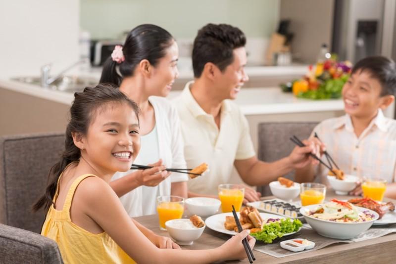 Hình ảnh minh họa tầm quan trọng của mã bưu chính Gò Vấp trong cuộc sống hàng ngày của mẹ bỉm sữa