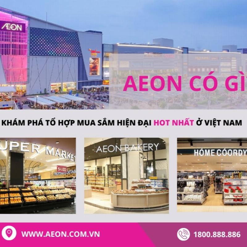 Một kệ trưng bày các loại bình đun nước pha sữa đa dạng mẫu mã và thương hiệu
