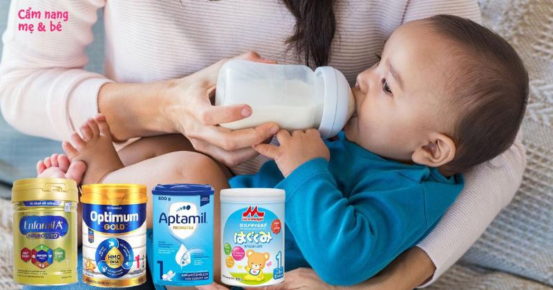 Hình ảnh em bé uống sữa Enfamil cho sự phát triển trí não tối ưu với các dưỡng chất như DHA và Choline