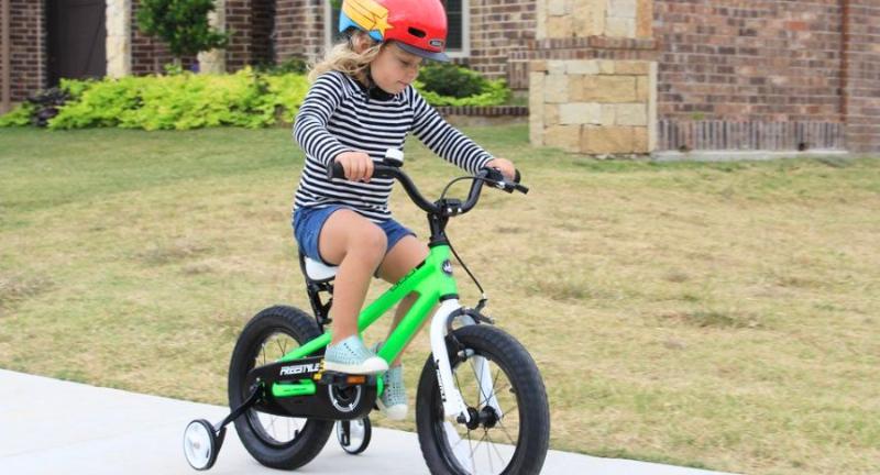 Chọn xe scooter phù hợp cho bé theo từng độ tuổi và giai đoạn phát triển