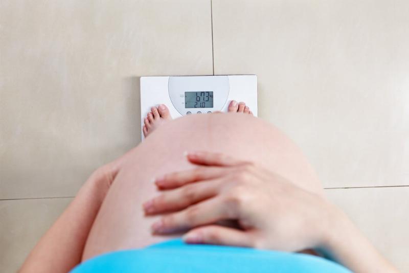 Hình ảnh minh họa giỏ đồ đi sinh của mẹ và bé khi thai 32 tuần là mấy tháng