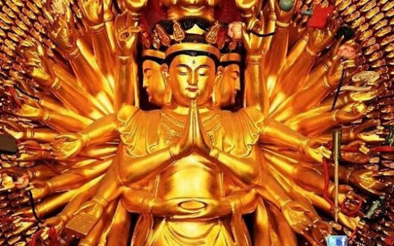 Gia đình hạnh phúc với đêm ngủ ngon nhờ thần chú
