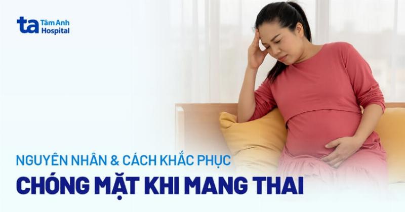 Hình ảnh minh họa mẹ bầu tuần 39 đang thư giãn, có thể đang ngồi thiền hoặc yoga nhẹ nhàng, toát lên vẻ bình an và tự tin, liên quan đến 39 tuần là bao nhiêu tháng