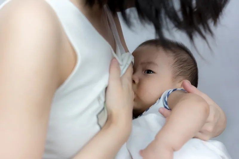 Mẹ và bé hạnh phúc bên sữa tắm Dr Papie, vun đắp tình yêu thương 