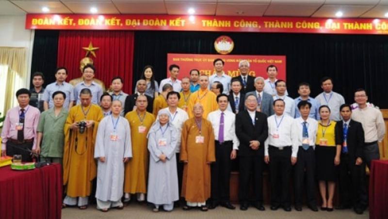 Biểu tượng hoặc hình ảnh về sự đoàn kết, nâng cao nhận thức và đấu tranh cho quyền của người Roma