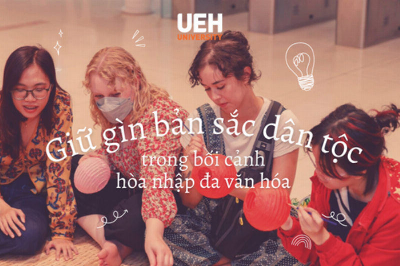 Một người phụ nữ đang nghiên cứu sách cổ về ca dao tục ngữ Việt Nam, thể hiện sự học hỏi và gìn giữ văn hóa
