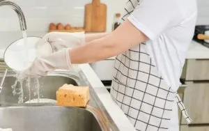 Làm nước rửa chén có bọt