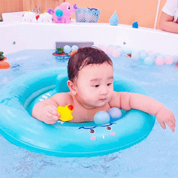 Kinh nghiệm cho bé đi bơi thủy liệu lần đầu tiên 