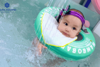 Giá bơi thủy liệu cho bé ở đâu uy tín tốt nhất hiện nay
