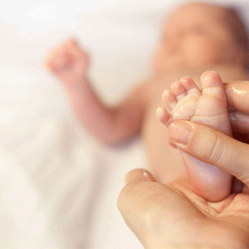 Hướng dẫn sử dụng tinh dầu tràm cho trẻ sơ sinh an toàn
