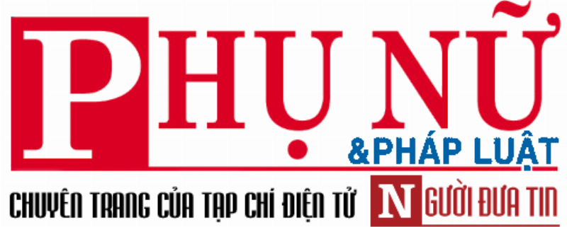 Nhân viên bán hàng Mama Yosshino tư vấn tận tình cho khách hàng về sản phẩm.