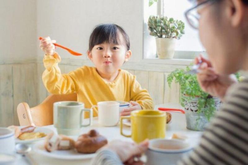 Minh họa hệ tiêu hóa khỏe mạnh của bé, hấp thu tốt sữa mát tăng cân