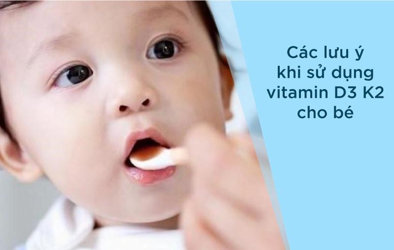 Sơ đồ minh họa vai trò của Vitamin D3 và K2 trong việc hấp thu và vận chuyển canxi đến xương