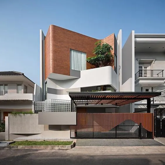 Cổng biệt thự thiết kế không quá kín đáo, tránh cảm giác bí bách