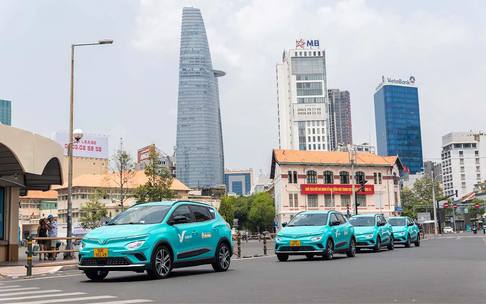 Di chuyển đến Vincom Center Đồng Khởi bằng taxi Xanh SM