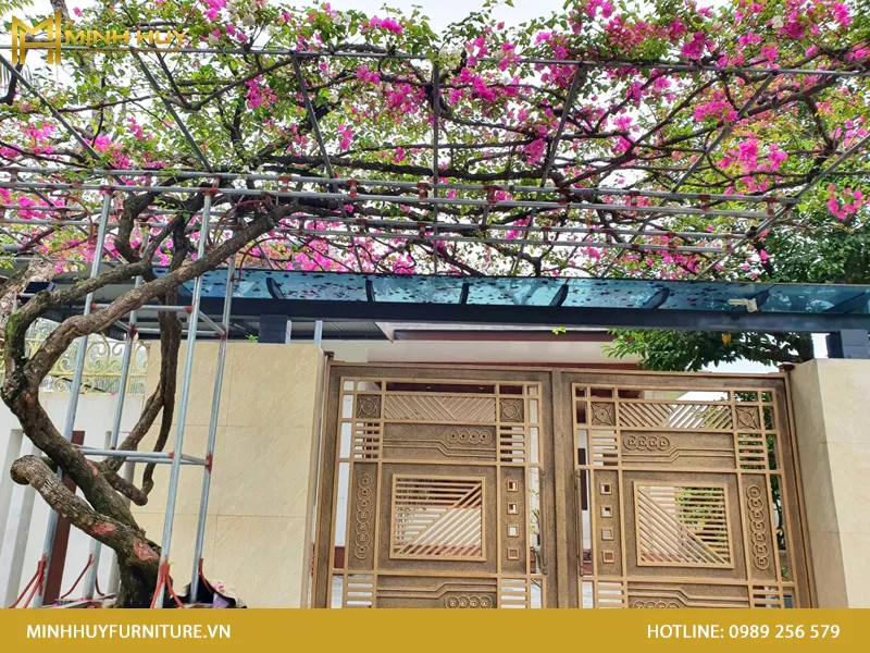 Khung sắt chắc chắn làm giàn hoa giấy