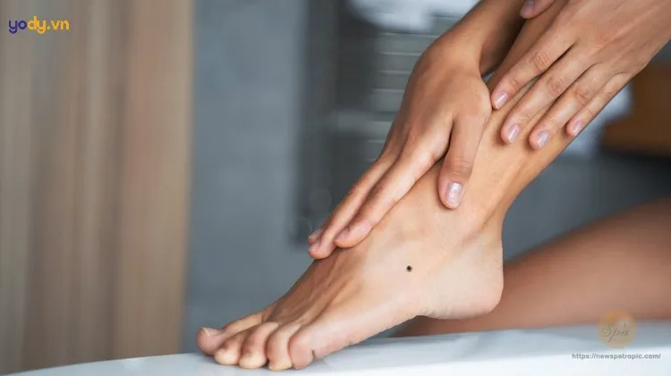 Giải mã ý nghĩa phong thủy của nốt ruồi ở bàn chân