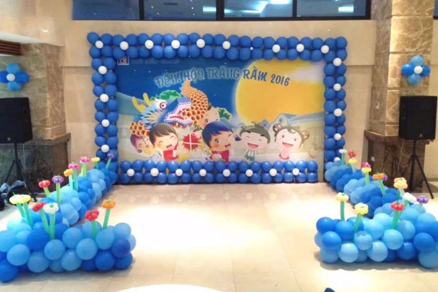 Ý tưởng trang trí sân khấu Trung thu với bong bóng đẹp mắt theo chủ đề cổ tích